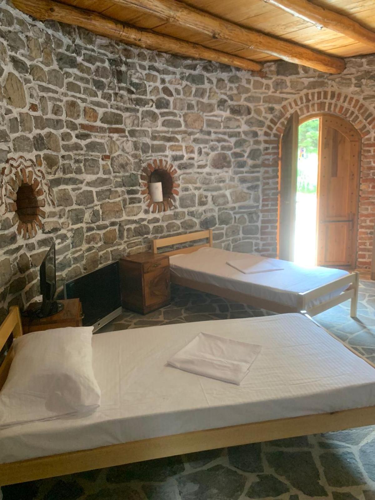 ホテル Dibra Park Agrotourism Peshkopi エクステリア 写真
