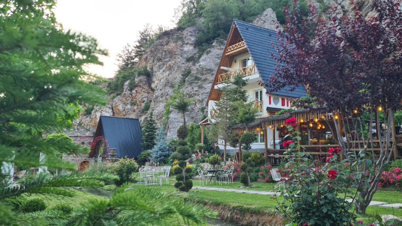 ホテル Dibra Park Agrotourism Peshkopi エクステリア 写真