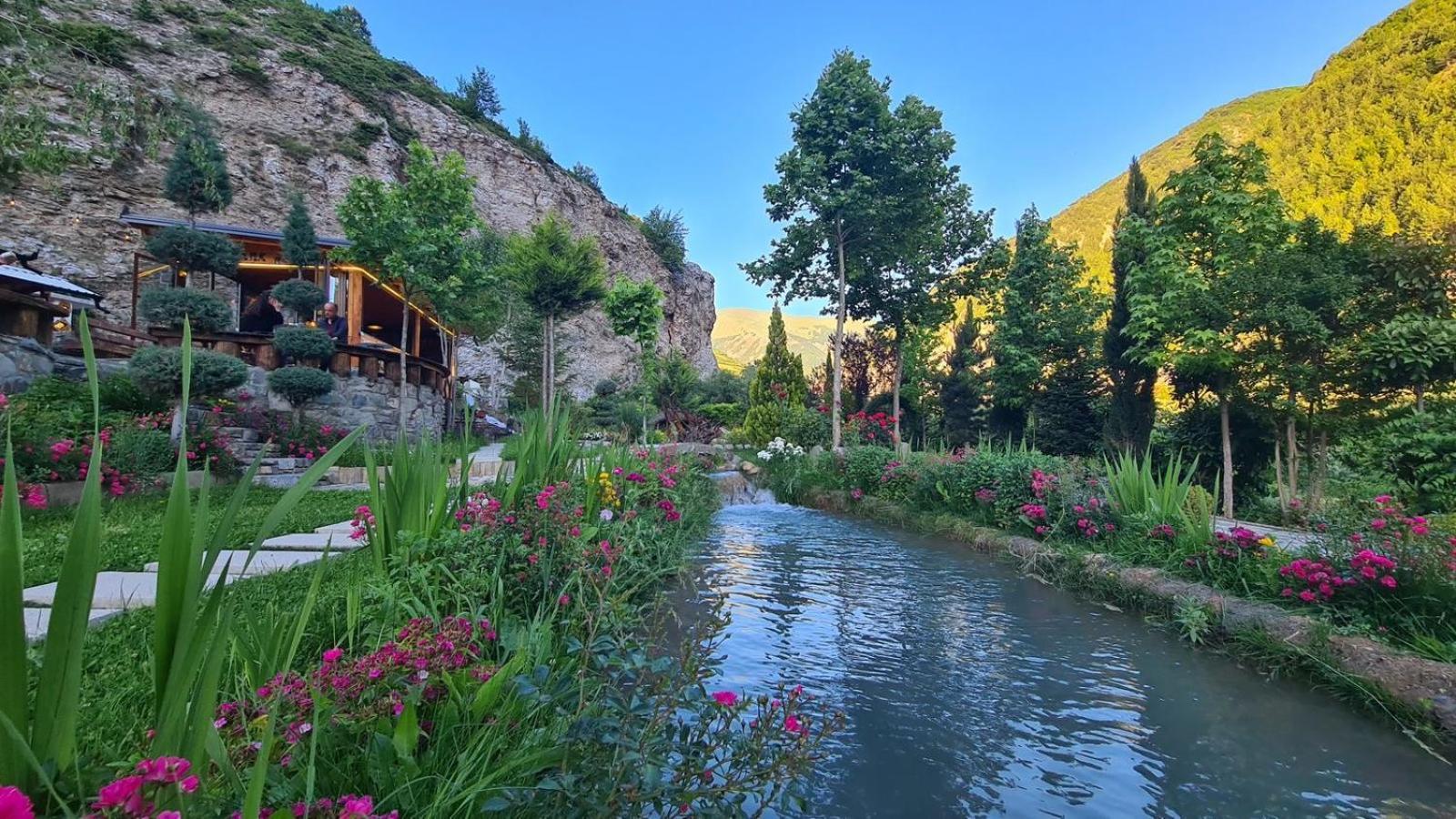 ホテル Dibra Park Agrotourism Peshkopi エクステリア 写真