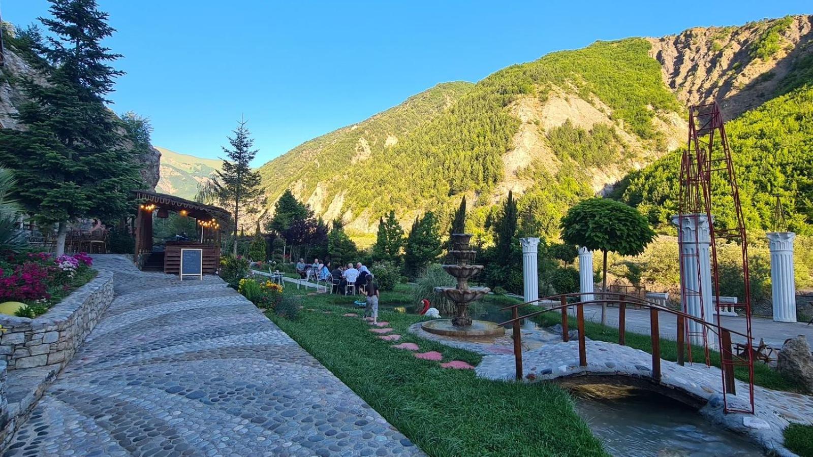 ホテル Dibra Park Agrotourism Peshkopi エクステリア 写真
