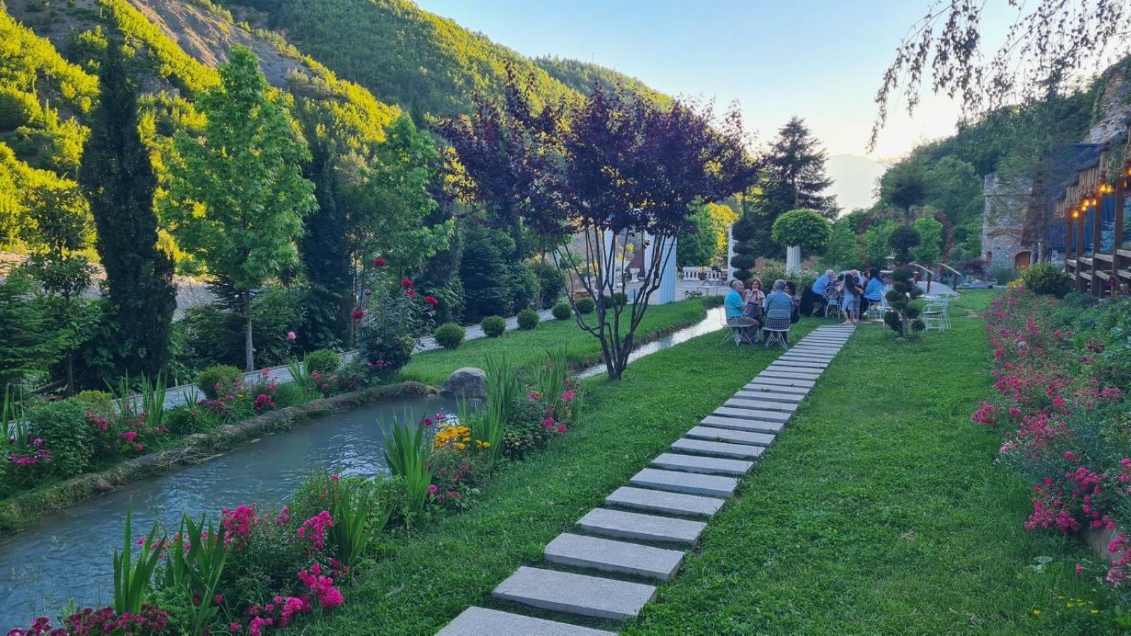 ホテル Dibra Park Agrotourism Peshkopi エクステリア 写真