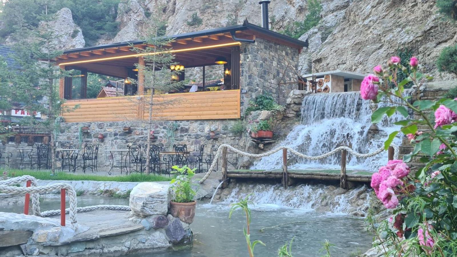 ホテル Dibra Park Agrotourism Peshkopi エクステリア 写真