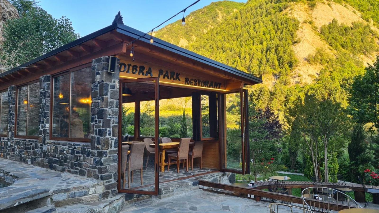 ホテル Dibra Park Agrotourism Peshkopi エクステリア 写真