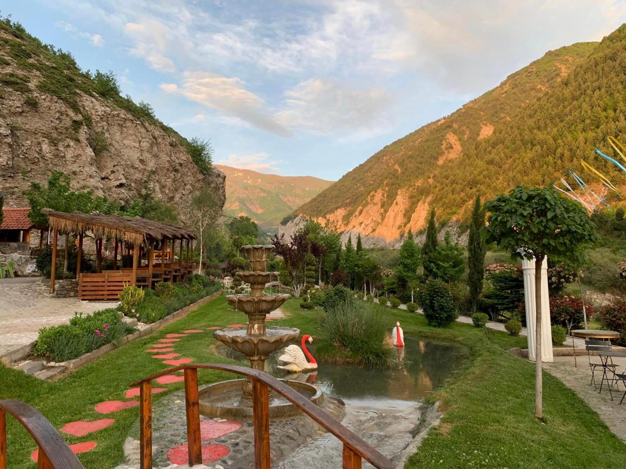 ホテル Dibra Park Agrotourism Peshkopi エクステリア 写真